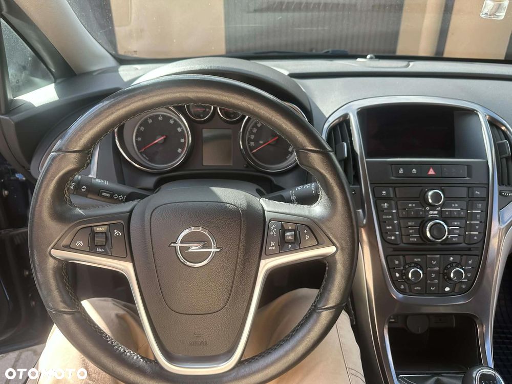 Opel Astra 1.4 T Cosmo - 12