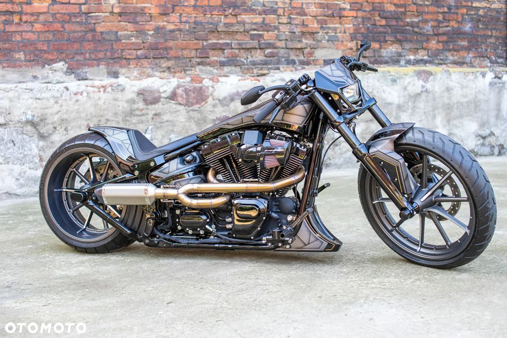 Harley-Davidson Softail Breakout - 3