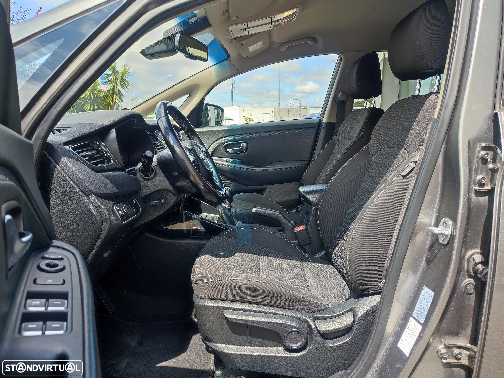 Kia Carens 1.7 CRDi ISG TX - 7