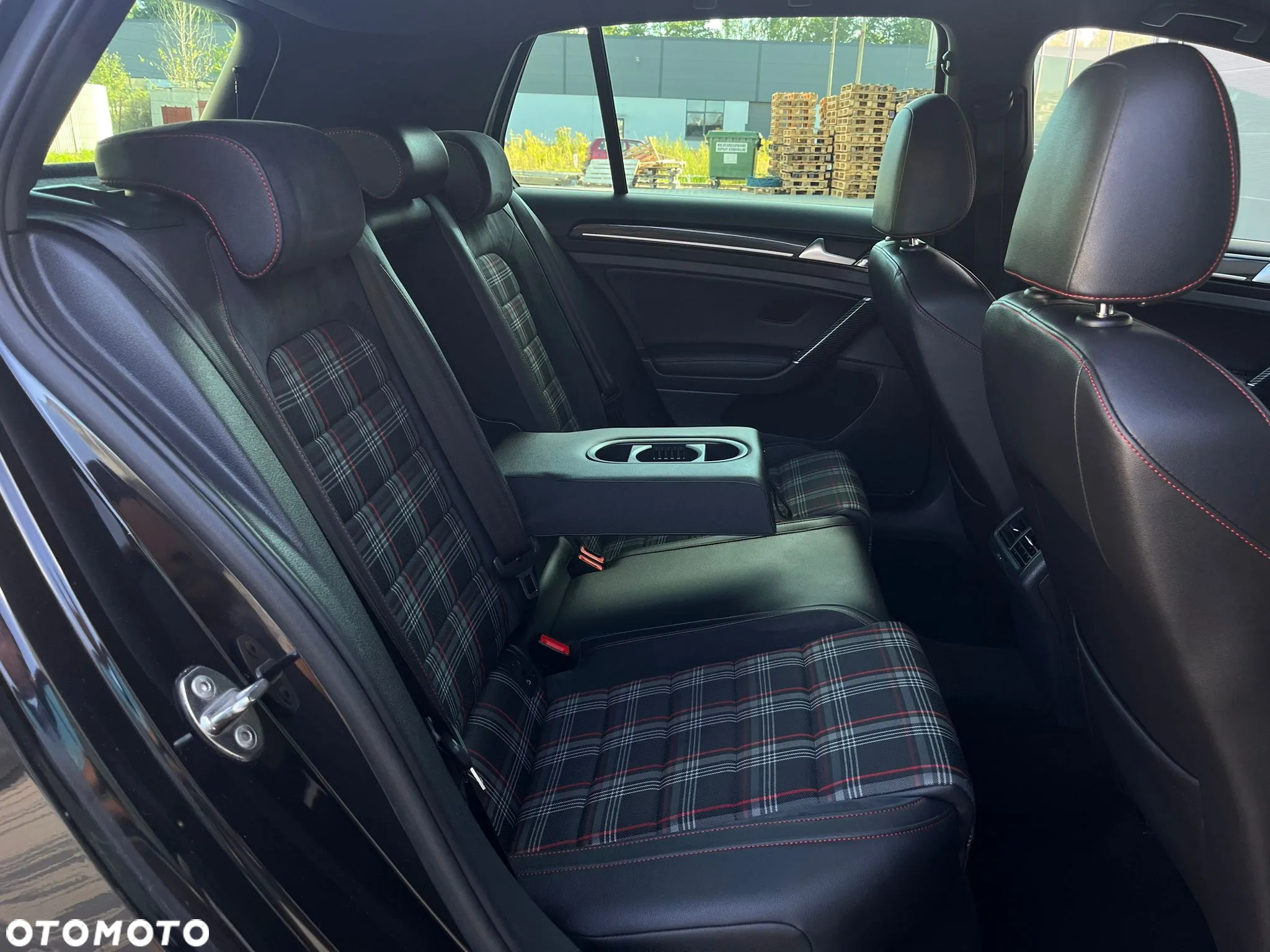 Volkswagen Golf GTI Performance BlueMotion Technology DSG - 22