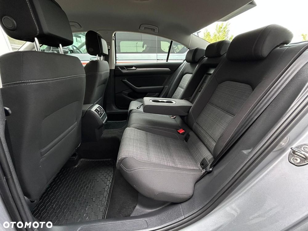 Volkswagen Passat 2.0 TDI EVO Business - 19