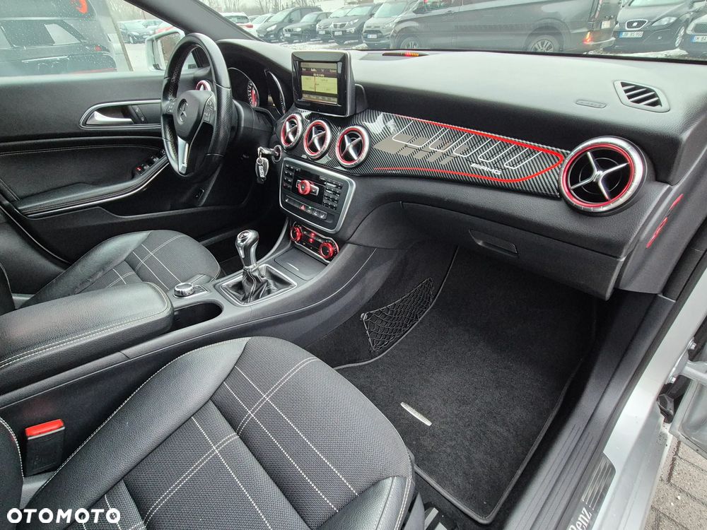 Mercedes-Benz CLA 180 AMG Line - 33
