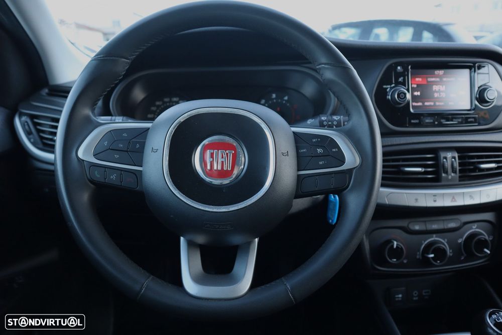 Fiat Tipo Station Wagon 1.6 M-Jet Lounge - 16