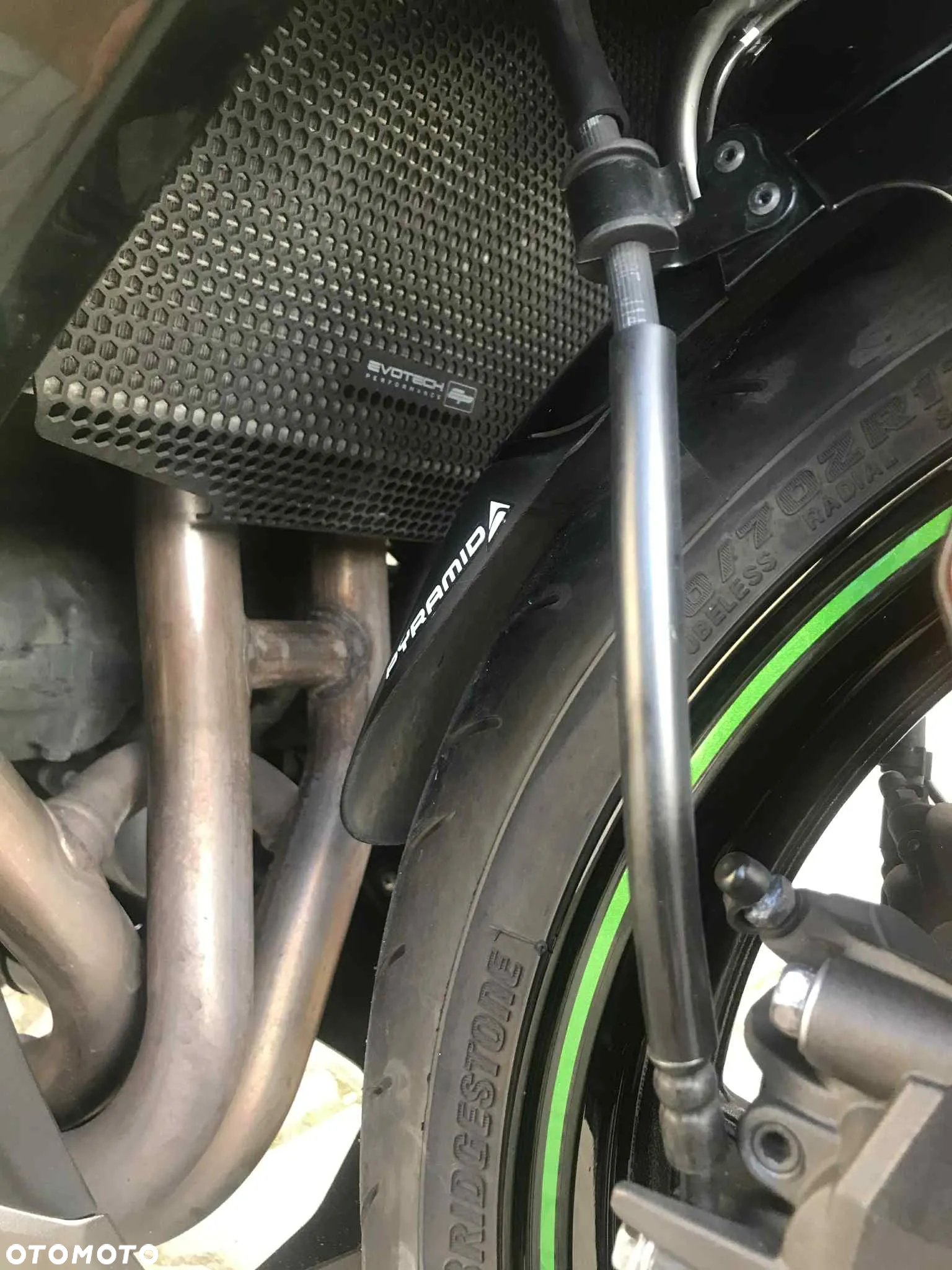 Kawasaki Ninja 1000 SX - 12