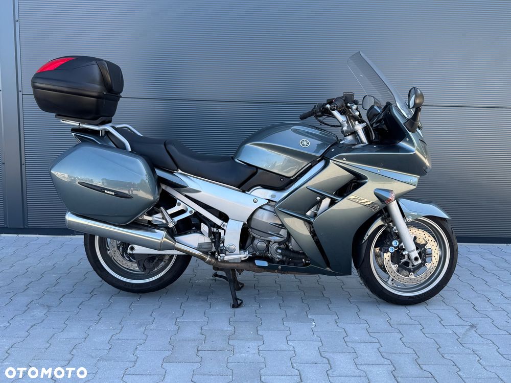 Yamaha FJR - 2