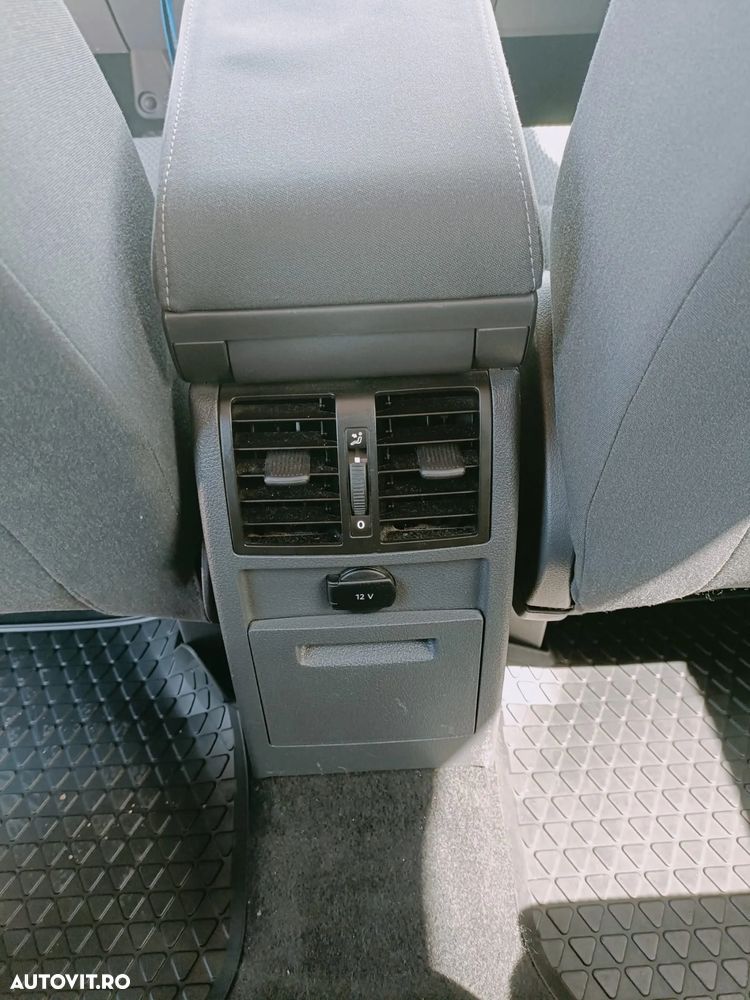 Volkswagen Touran - 13