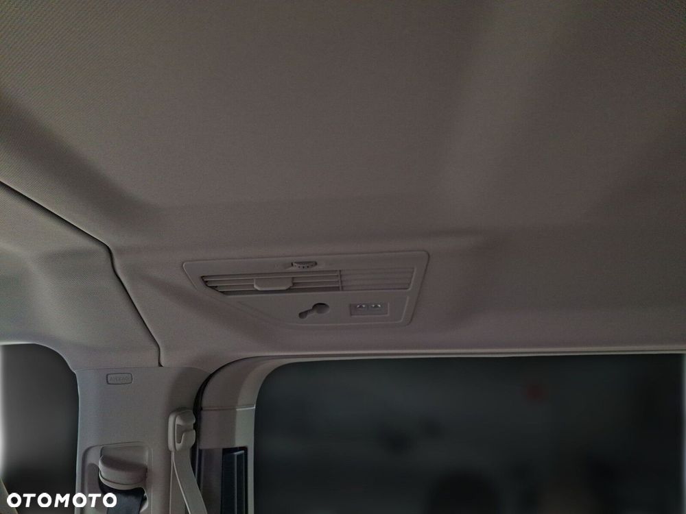 Volkswagen Multivan - 25