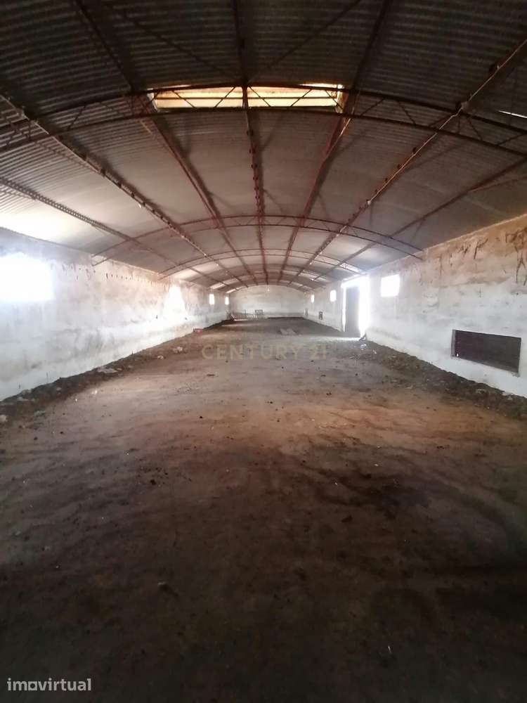 Beja, 2040,150 m2 de Armazéns Diversos instalados em  7190,690  m2 de - Grande imagem: 2/26