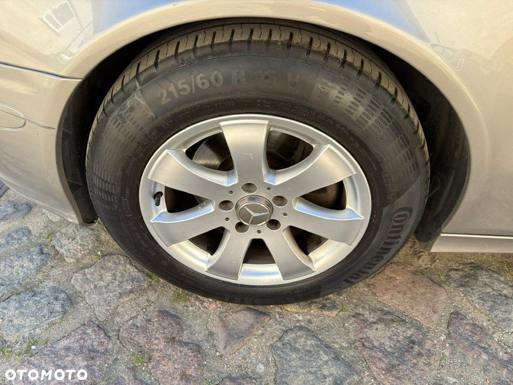 Mercedes-Benz Klasa E 220 CDI Elegance - 32