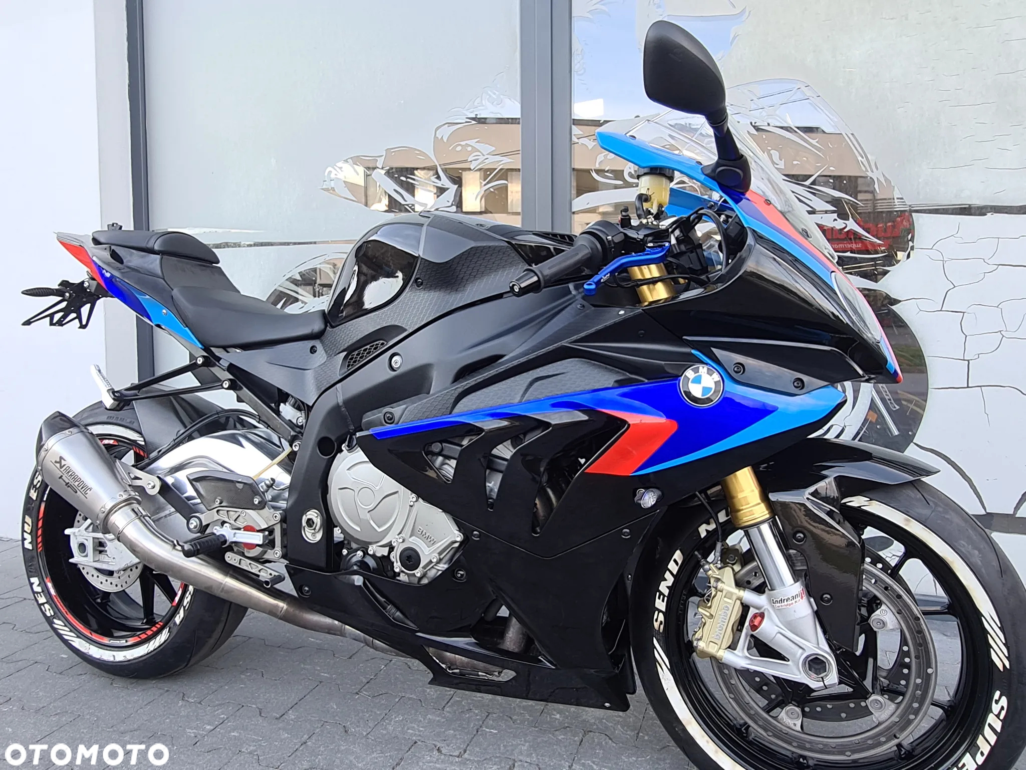 BMW S - 6