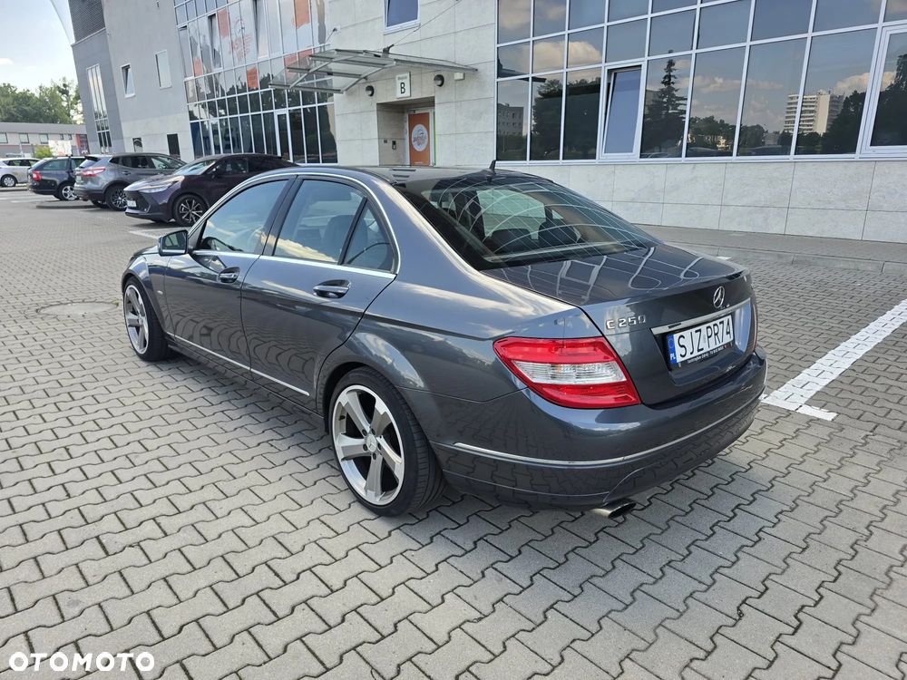Mercedes-Benz Klasa C 250 CGI Automatik BlueEFFICIENCY Special Edition - 4