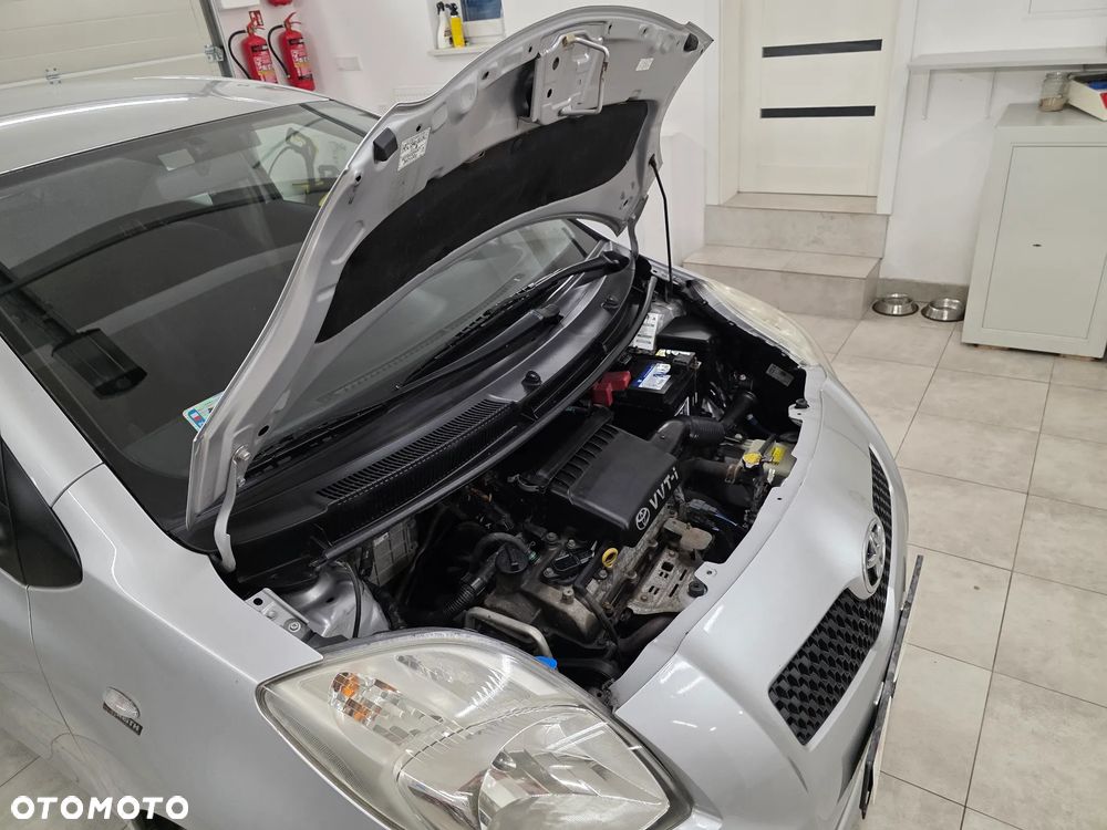 Toyota Yaris - 5