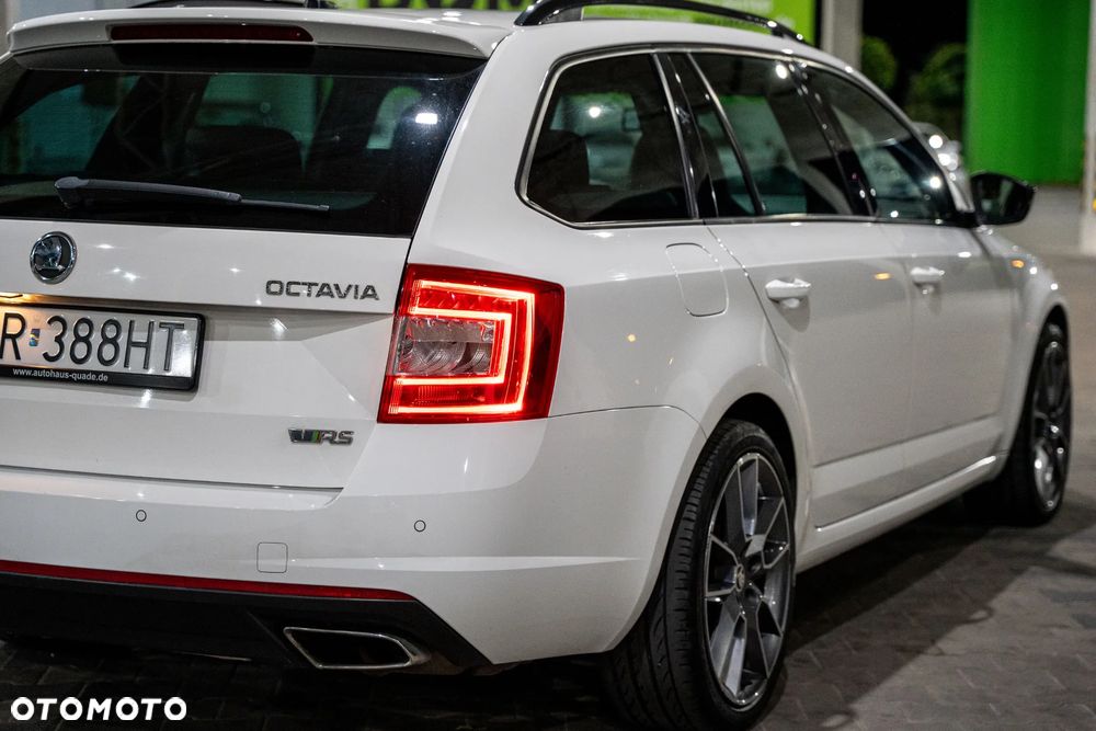 Skoda Octavia 2.0 TSI RS - 14