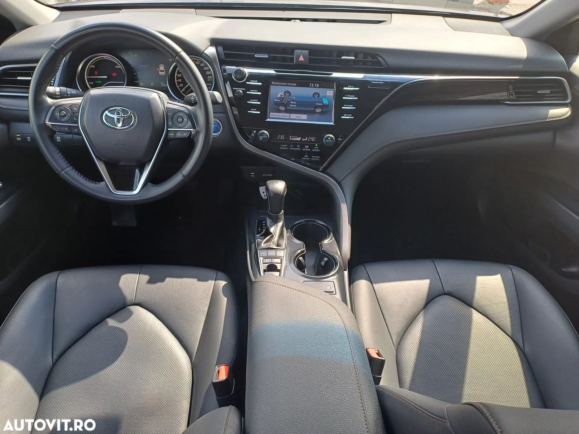 Toyota Camry 2.5 Hybrid Business - 9
