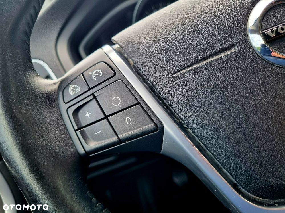 Volvo V40 D2 Momentum - 17