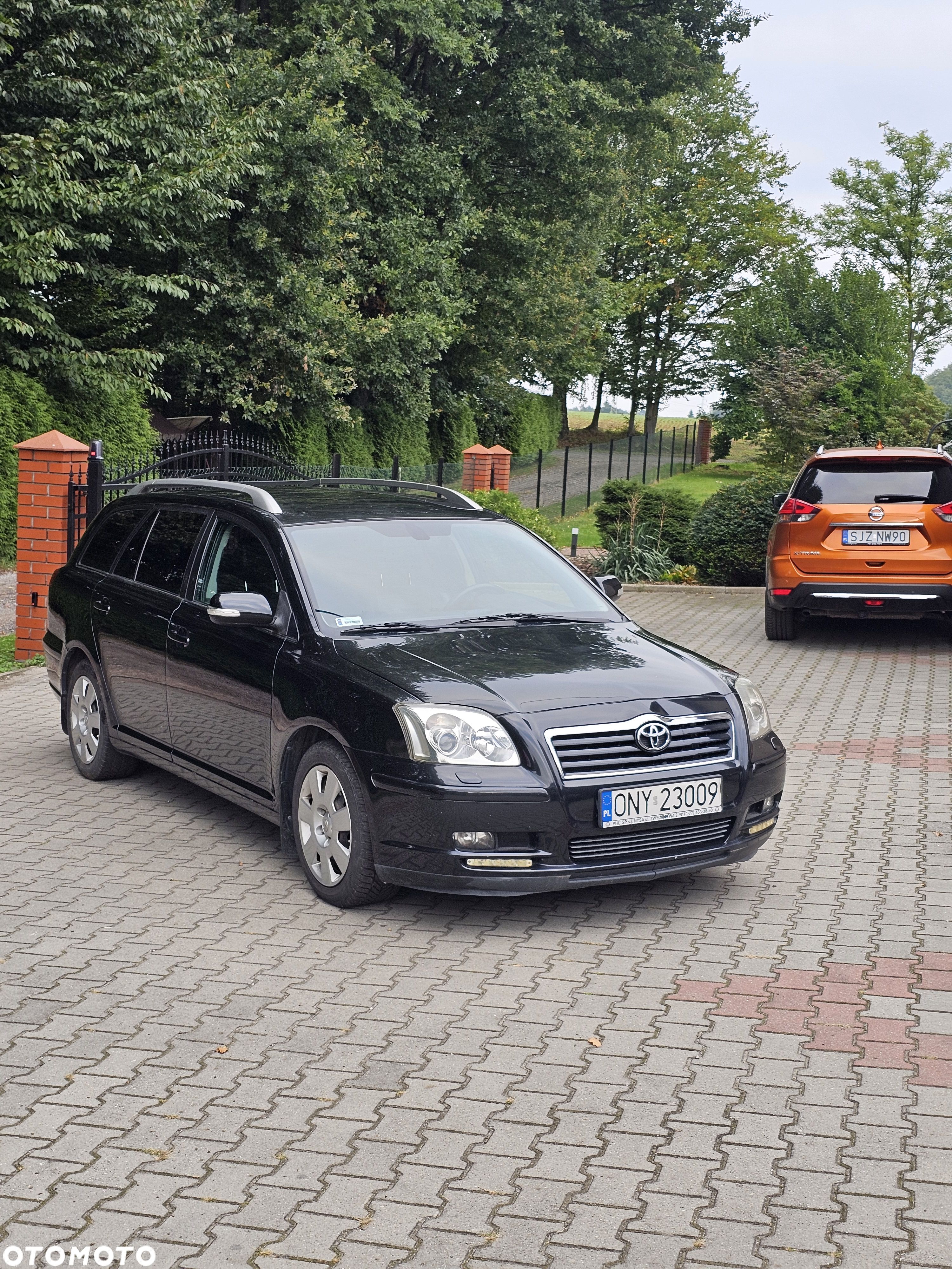 Toyota Avensis 2.2 D-4D Prestige - 1