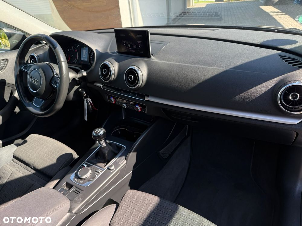 Audi A3 Sportback - 16
