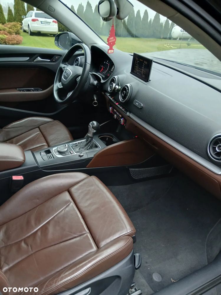 Audi A3 Sportback 2.0 TDI (clean diesel) S tronic Ambiente - 11