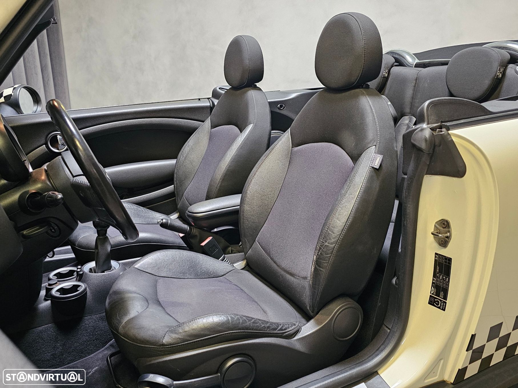 MINI Cabrio Cooper D - 21