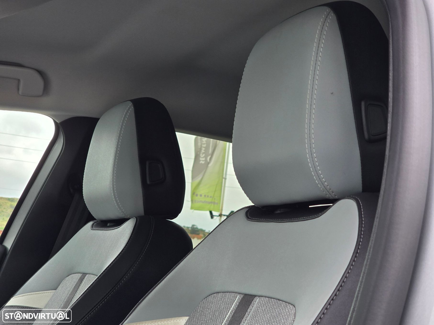 Opel Astra 1.2 T Elegance - 15