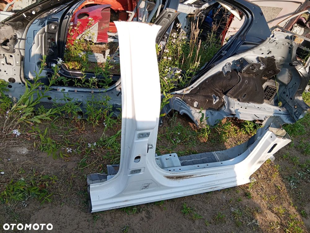 CITROEN C3 III próg słupek poszycie prawe