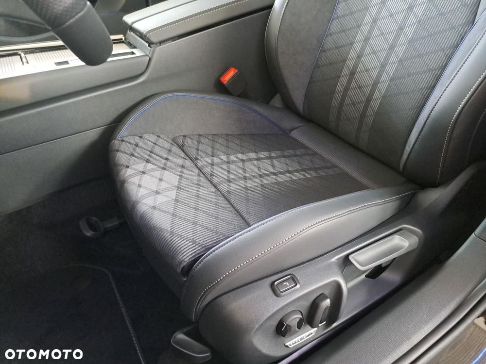 Volkswagen Passat - 12