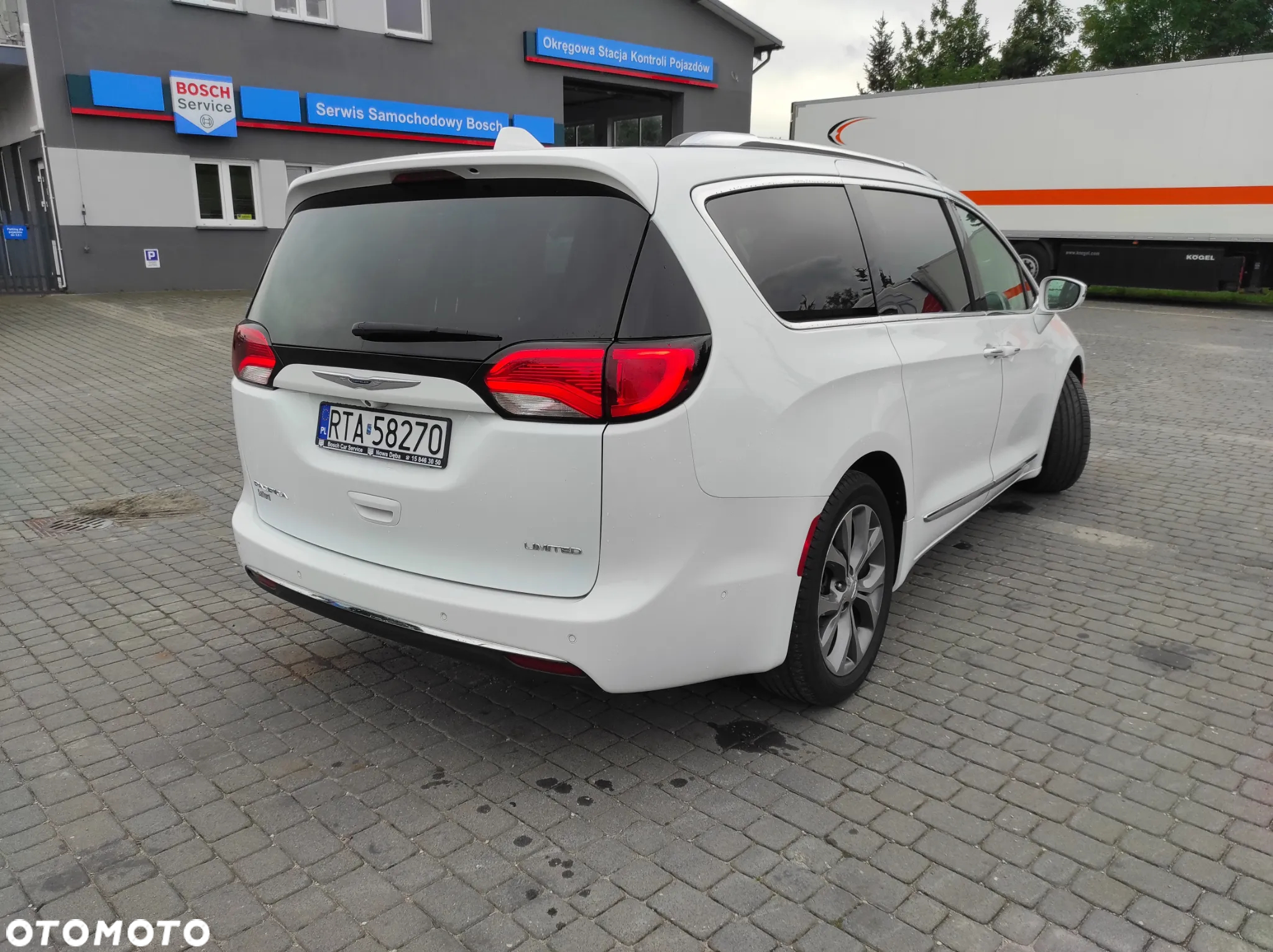 Chrysler Pacifica - 6