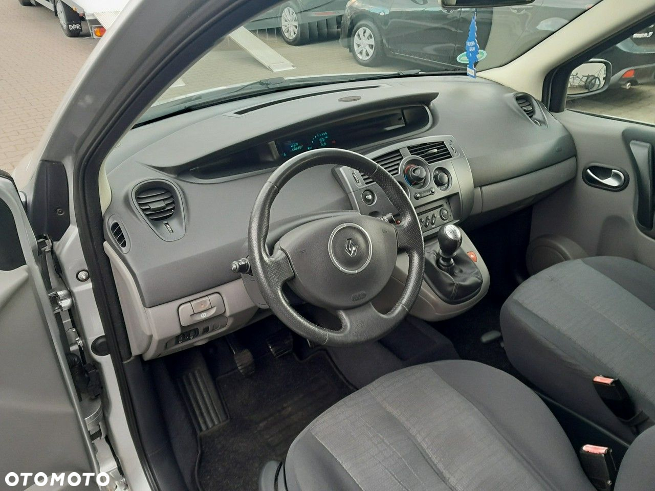 Renault Scenic 1.6 16V Authentique - 10