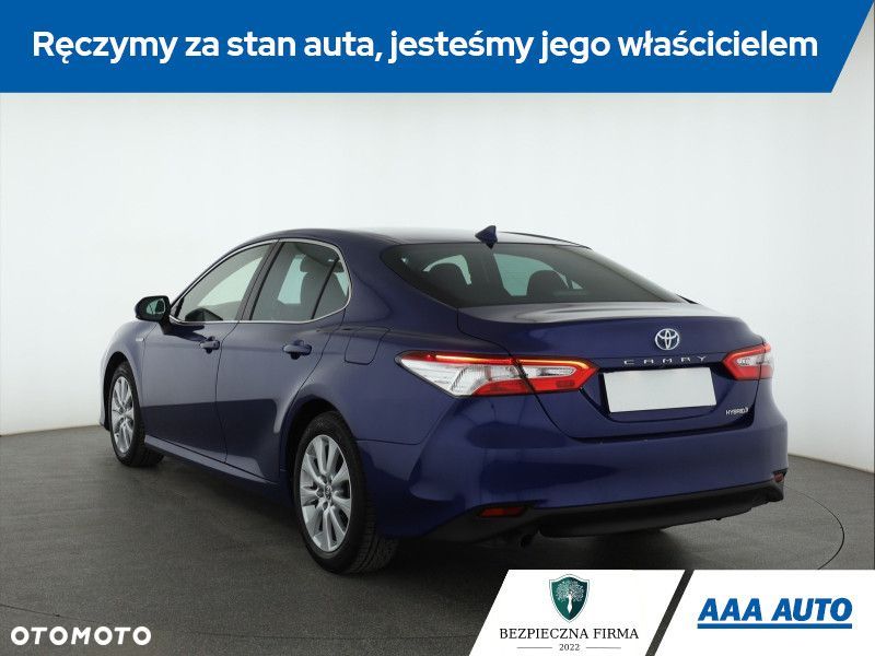 Toyota Camry - 6