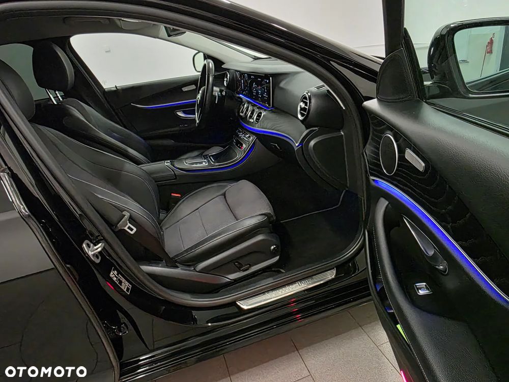 Mercedes-Benz Klasa E 300 de 4-Matic Exclusive - 31