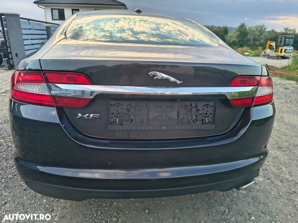 Jaguar XF 2.2D Luxury - 12