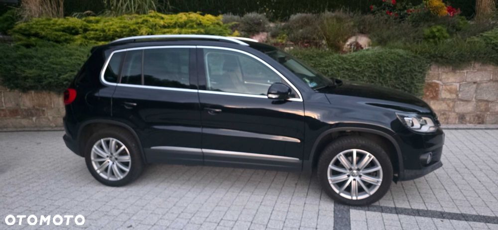 Volkswagen Tiguan - 1