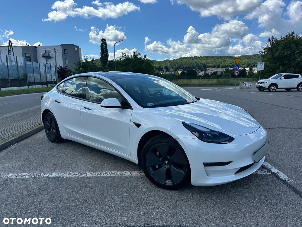 Tesla Model 3 - 5