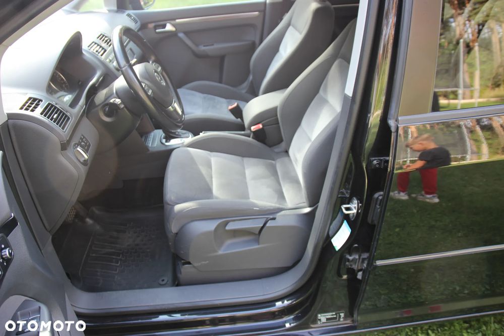 Volkswagen Touran 2.0 TDI DPF Highline DSG - 12