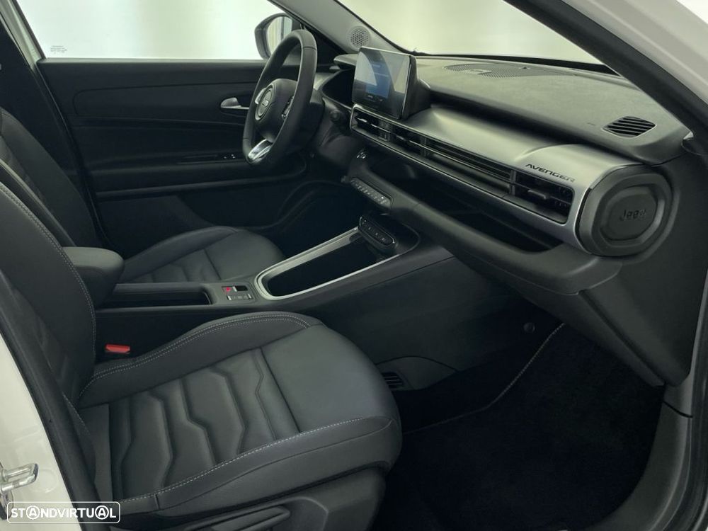 Jeep Avenger 54 kWh Altitude - 22