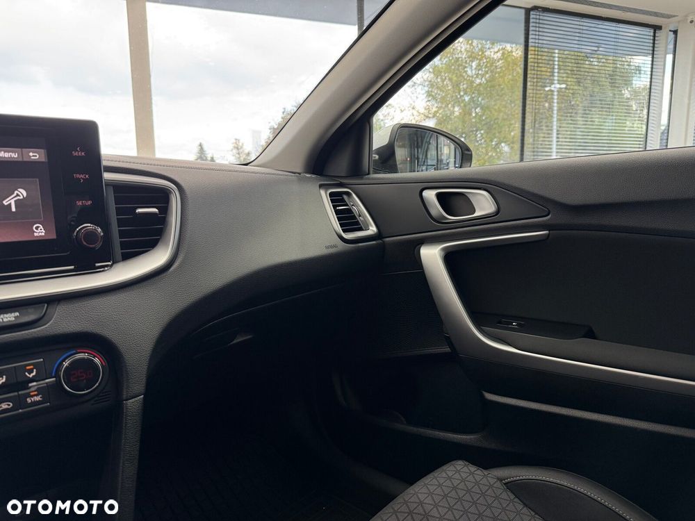 Kia Ceed - 26