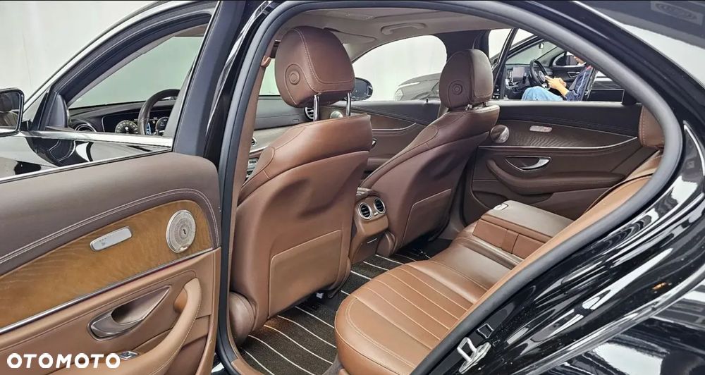 Mercedes-Benz Klasa E 220 d 9G-TRONIC Exclusive - 8