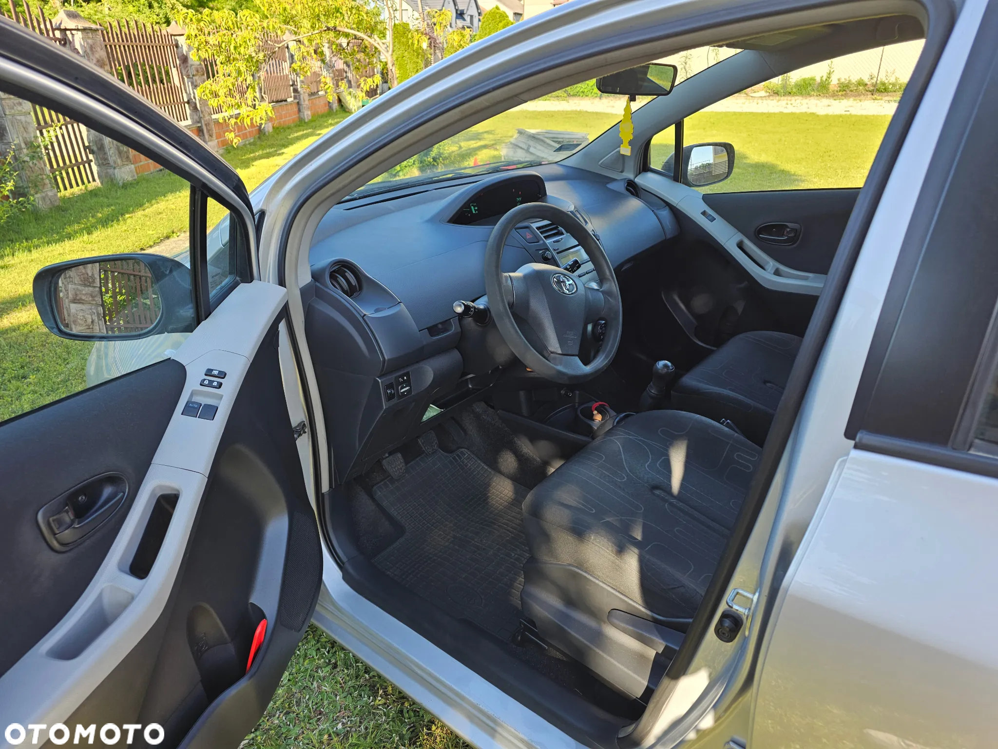 Toyota Yaris 1.0 Terra A/C - 8