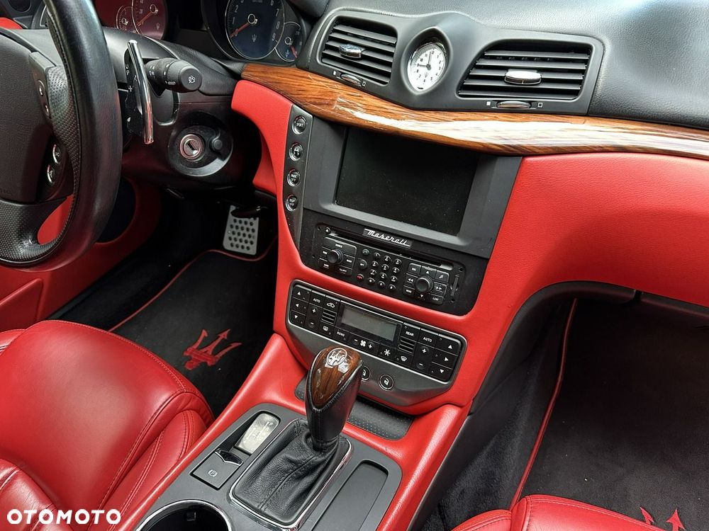 Maserati GranTurismo - 12