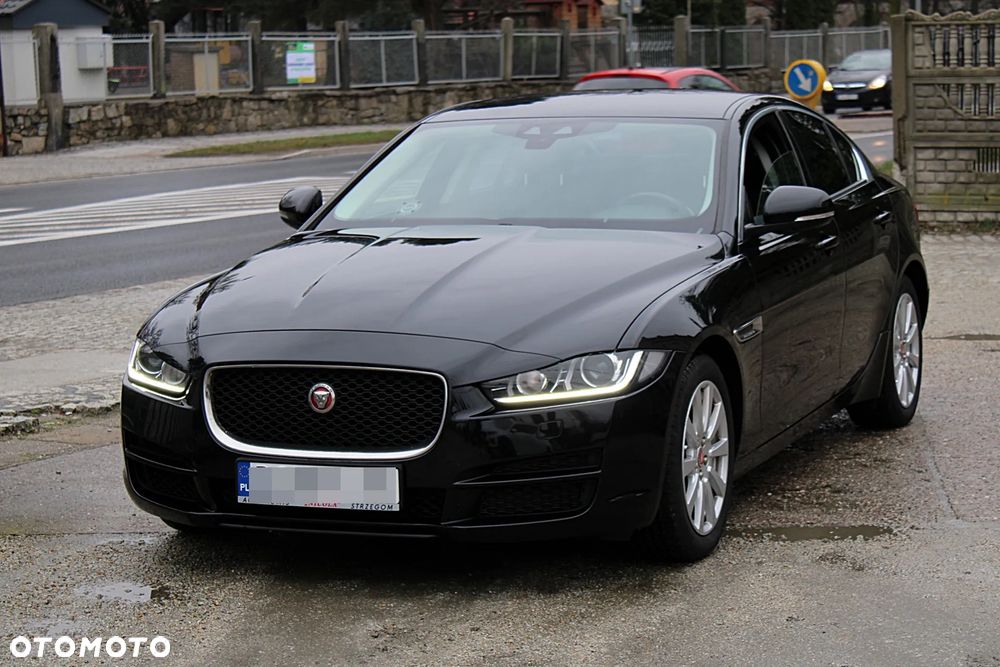 Jaguar XE - 5