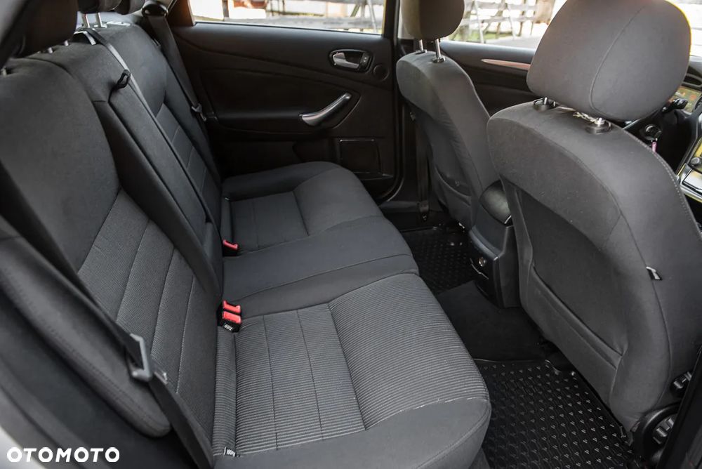 Ford Mondeo 1.8 TDCi Ghia - 24