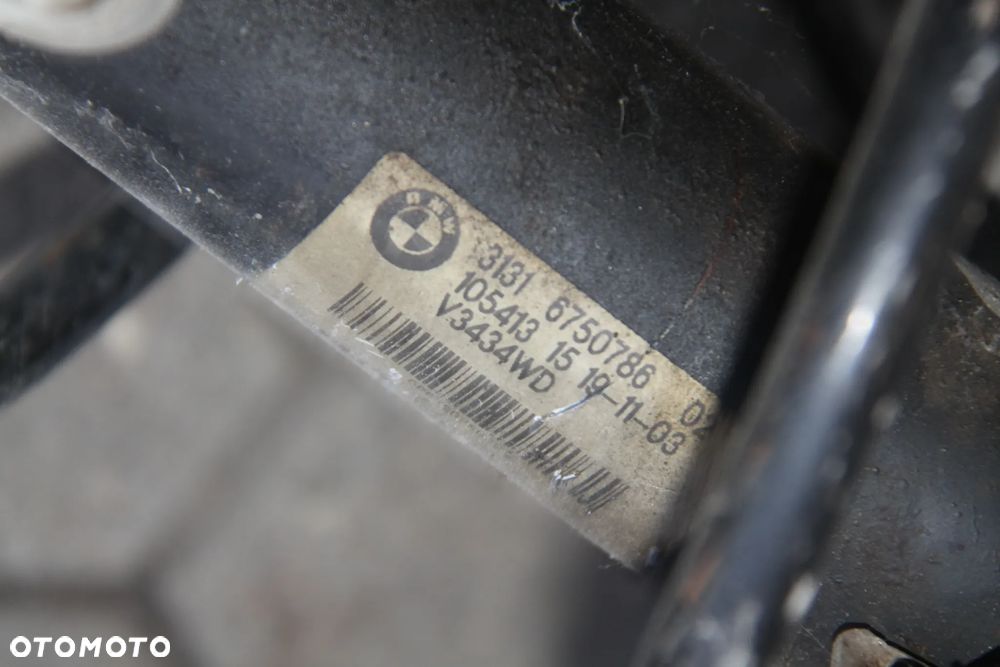 Mcperson Zwrotnica  Prawa  Przód  BMW E46 BENZYNA - 5