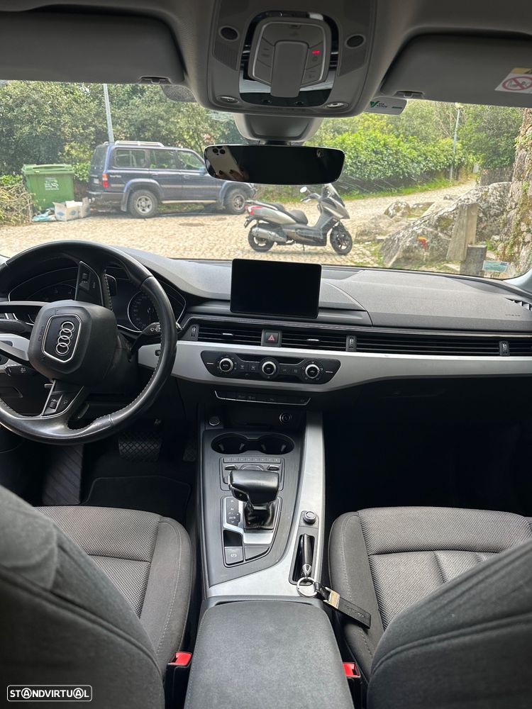 Audi A4 Avant 2.0 TDI Advance S tronic - 12