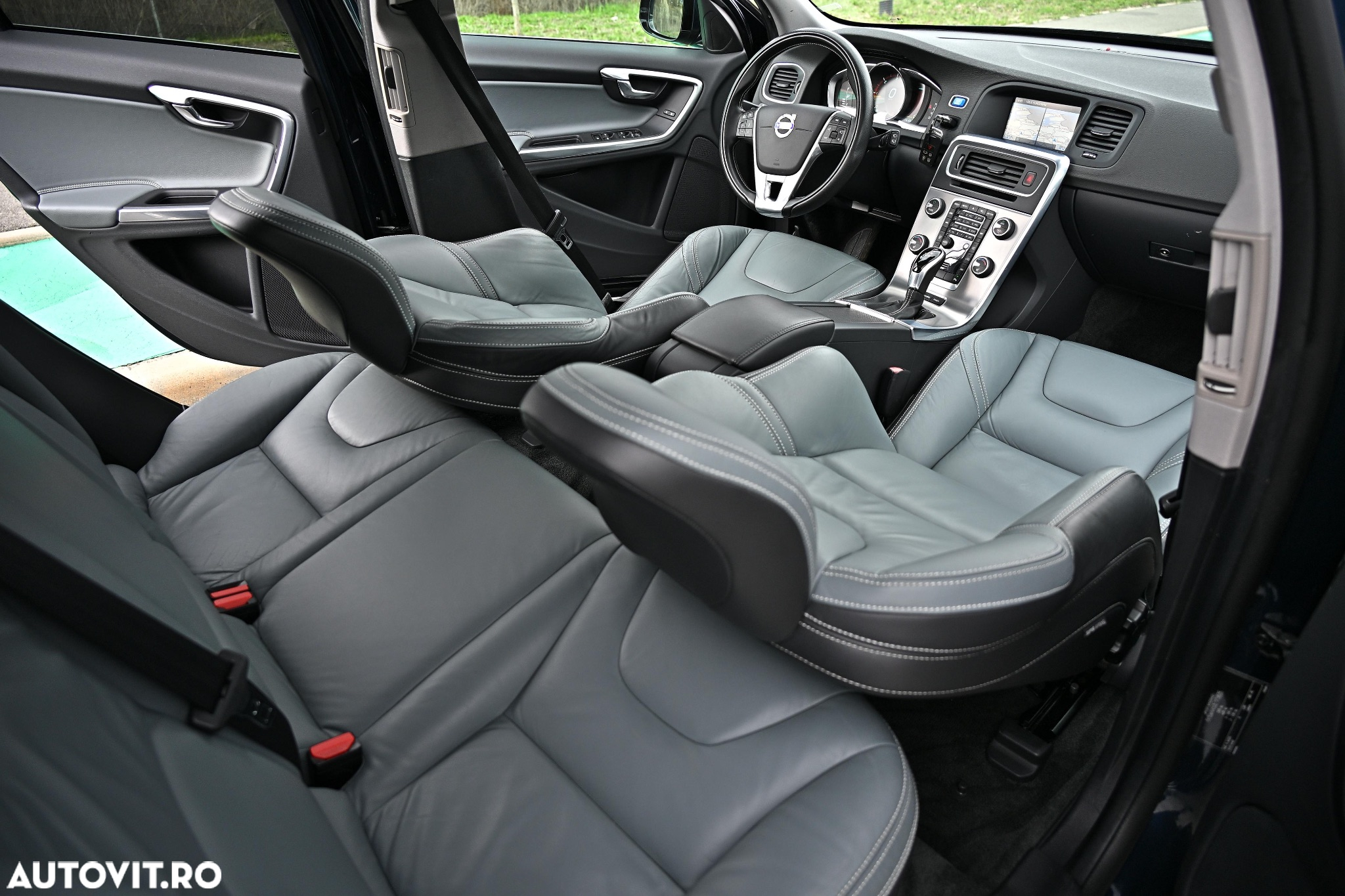 Volvo V60 D6 Plug-In-Hybrid AWD Geartronic Summum - 9