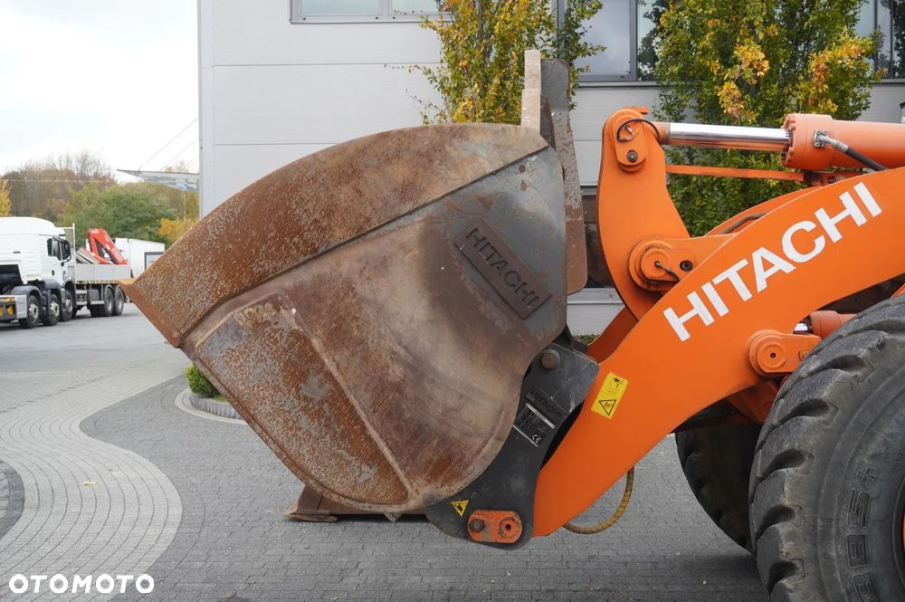 Hitachi ZW220 / 2 łyżki / Ładowarka przegubowa_241155 - 15