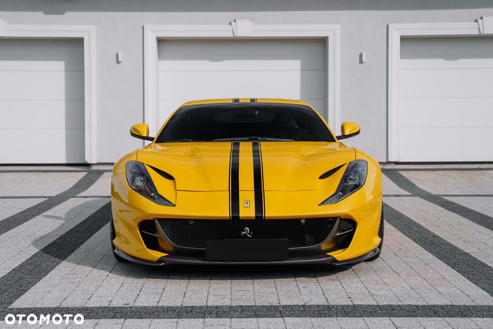 Ferrari 812 Superfast - 1