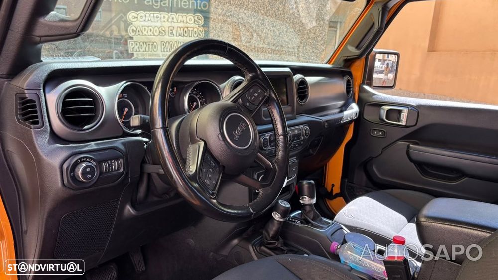 Jeep Wrangler - 11