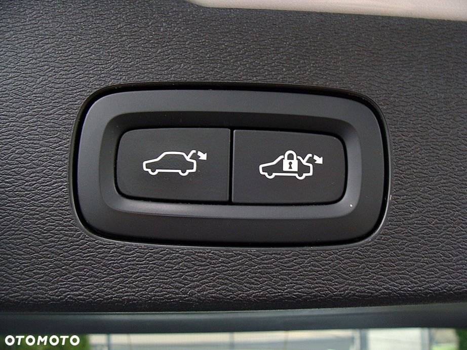 Volvo V60 D3 SCR Momentum - 27