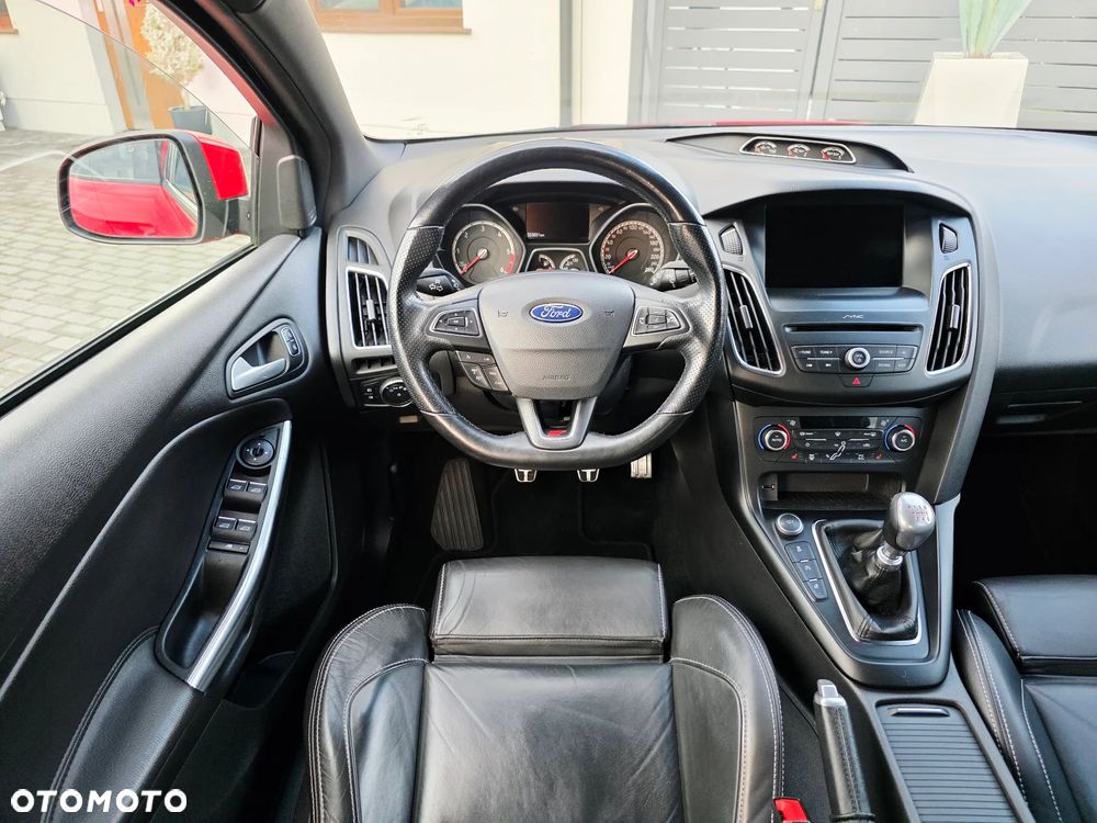 Ford Focus 2.0 TDCi ST - 32