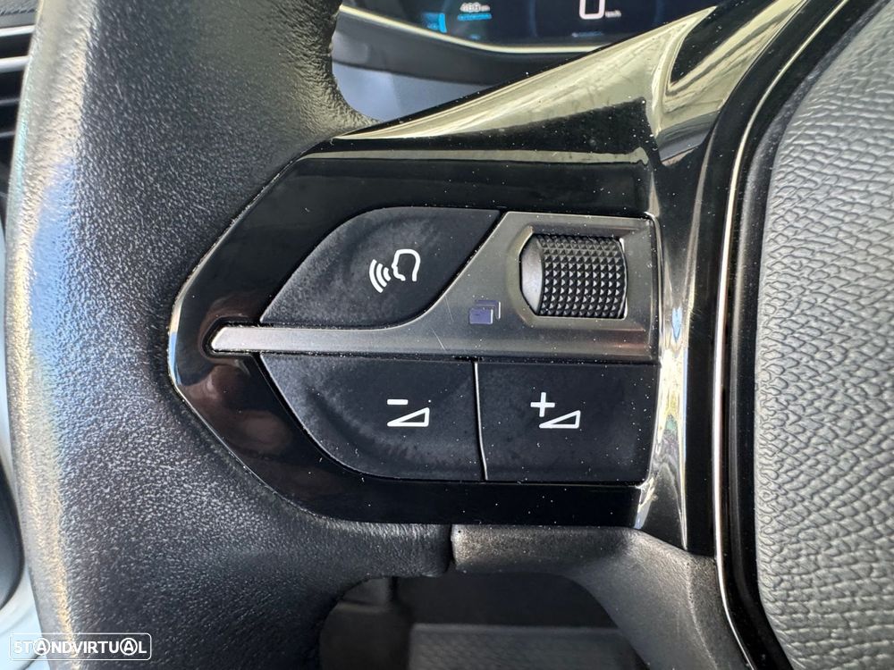 Peugeot 2008 1.5 BlueHDi Allure Pack - 17